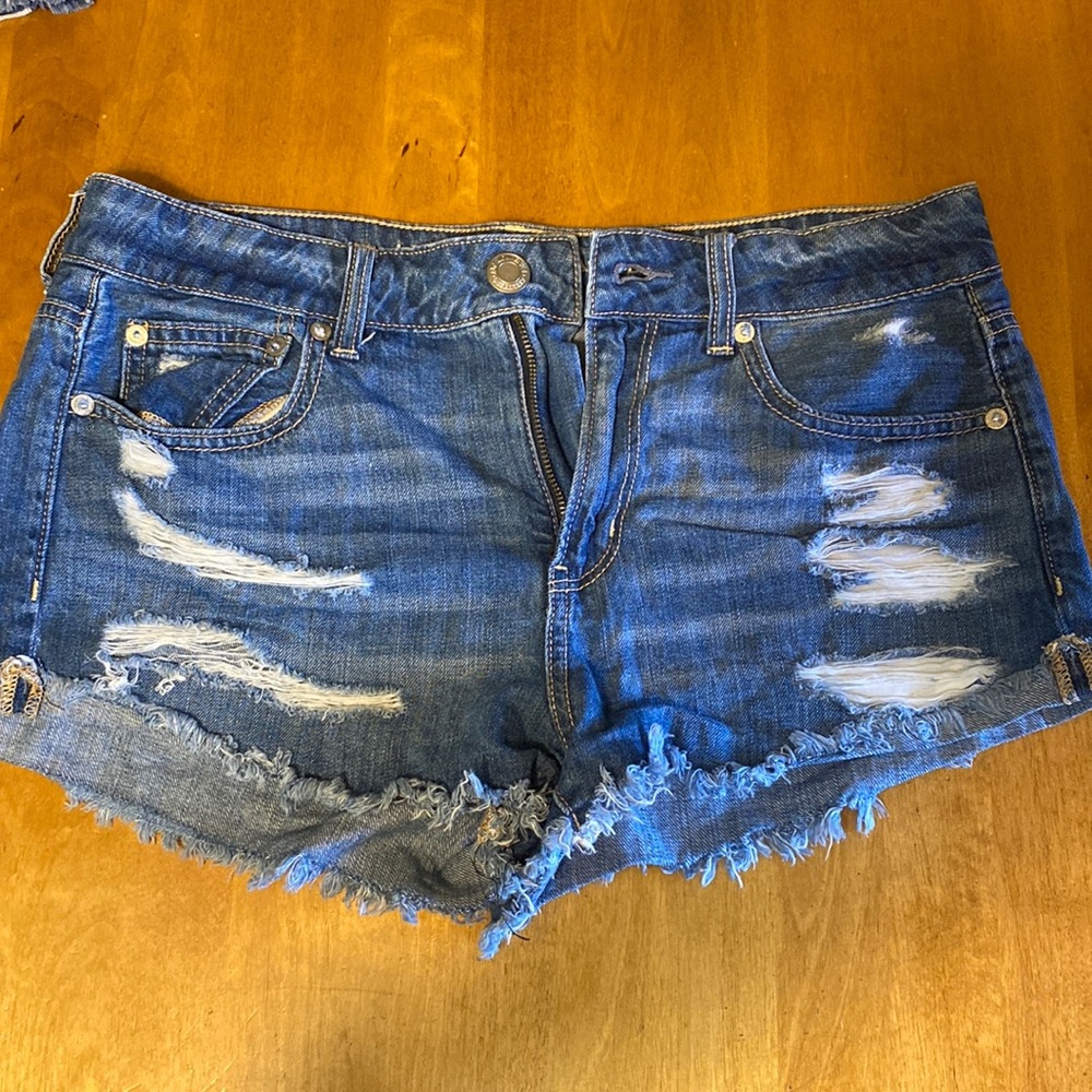 American Eagle tomgirl shortie jean shorts